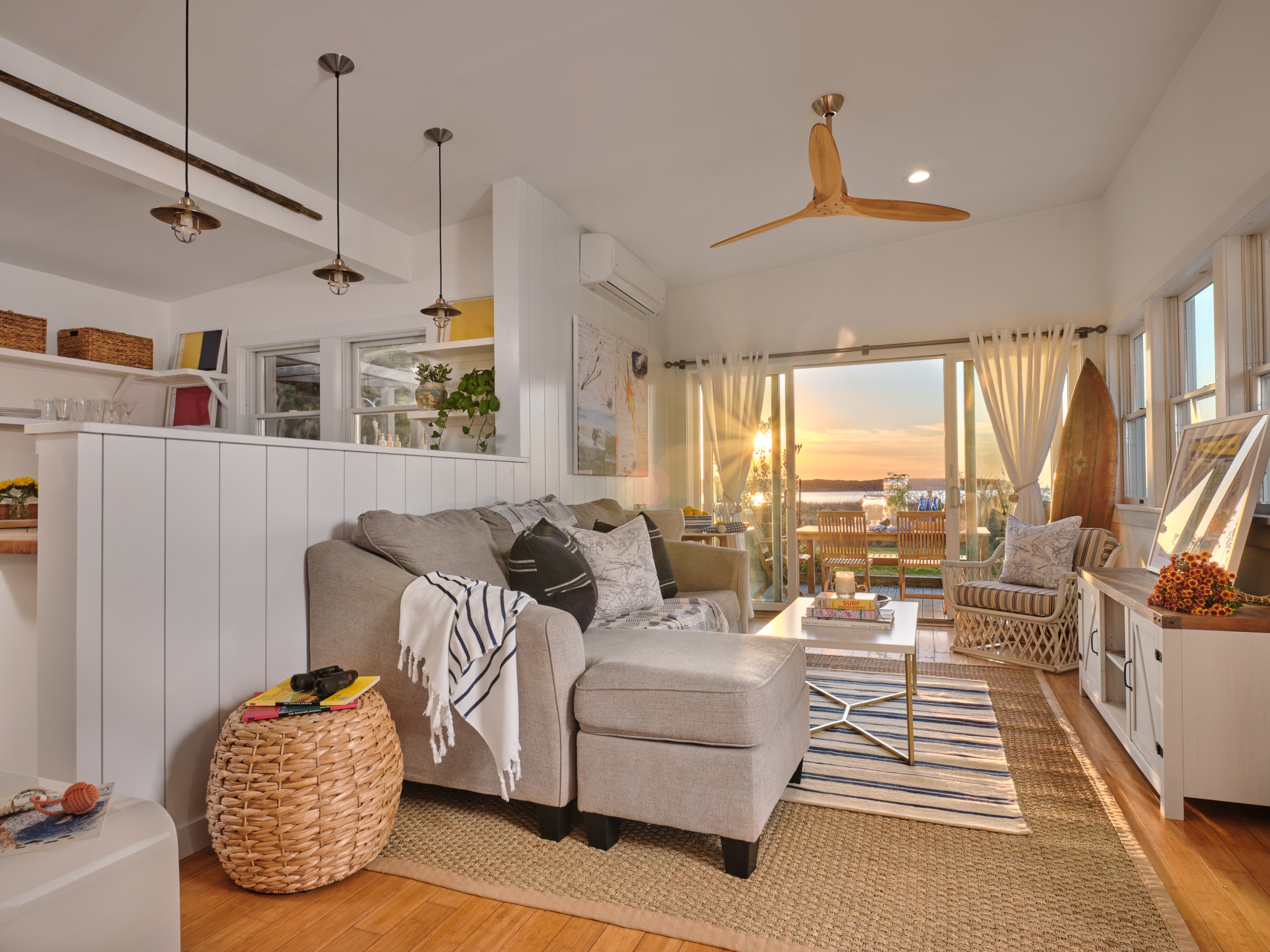 Montauk Row - Cottage Living Room